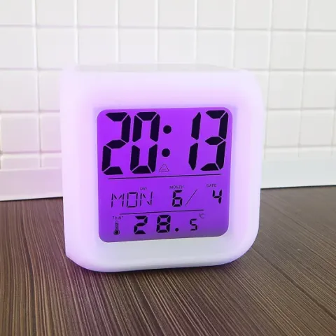 Budzik zegarek świecący kameleon termometr temperatura data wyświetlacz led