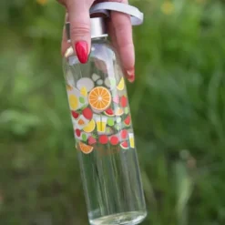 Butelka szklana na wodę soki Sophie 500 ml napis "juicy" owocowy nadruk