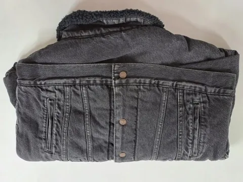 Damska kurtka Levi's dżinsowa z podszewką ze sztucznego futra | R. XS