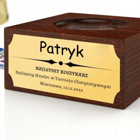 Drewniana podstawka na piłkę PREZENT na URODZINY