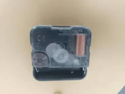 Elegancki zegar metalowy okrągły - 4122