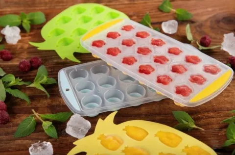 Foremka elastyczna FRUITS ANANAS do kostek lodu na 12 kostek lodu ananas żółty