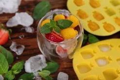 Foremka elastyczna FRUITS ANANAS do kostek lodu na 12 kostek lodu ananas żółty