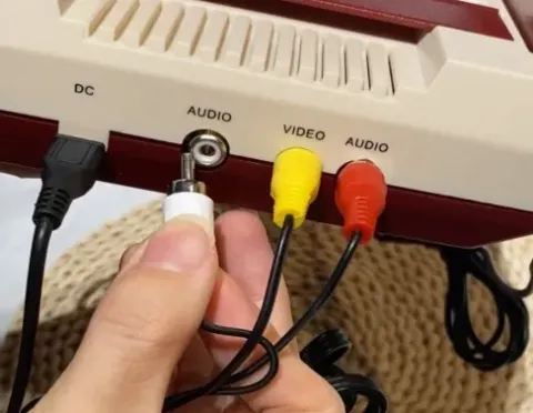GRA TELEWIZYJNA TV KONSOLA KARTRIDŻ 632 GRY RETRO PEGASUS MARIO PADY AV