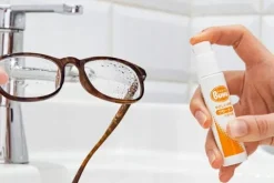 Japoński płyn do codziennego czyszczenia soczewek w okularach SOFT99 spray