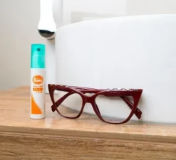Japoński płyn do codziennego czyszczenia soczewek w okularach SOFT99 spray