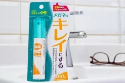 Japoński płyn do codziennego czyszczenia soczewek w okularach SOFT99 spray