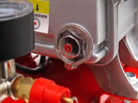 KOMPRESOR OLEJOWY SPRĘŻARKA 24L 230V 8BAR 205L/MIN