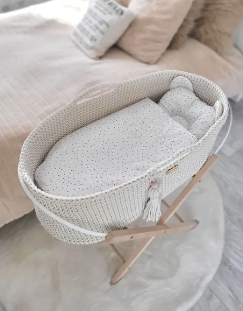 Kosz Mojżesza BOHO Handmade ze stojakiem - śmietanka