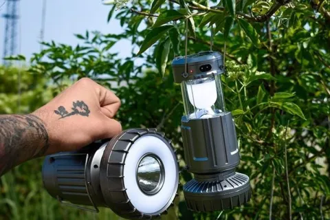 LAMPA KEMPINGOWA SOLARNA LED USB POWERBANK LATARKA SKŁADANA Z UCHWYTEM