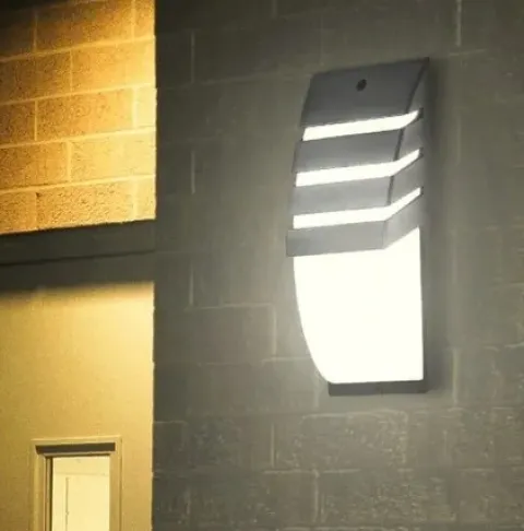 Lampa kinkiet E27 ogrodowy elewacyjna zewnętrzna IP54
