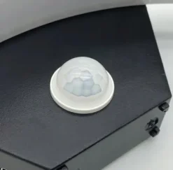LAMPA KINKIET ZEWNETRZNY ELEWACYJNY LED 12W Z CZUJNIKIEM RUCHU I ZMIERZCHU