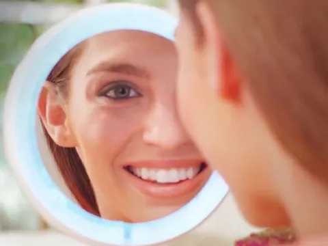 Lusterko do makijażu Podświetlane LED Powiększające 10X + 1X - DWUSTRONNE