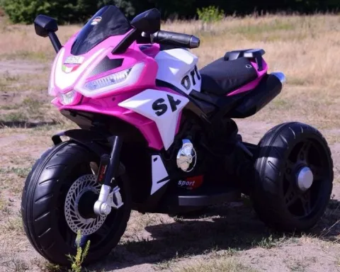 MEGA MOTOR 3 KOŁOWY SPORT, DWA SILNIKI , MIĘKKIE KOŁA, MIĘKKIE SIEDZENIE, GAZ W MANETCE/FB6886