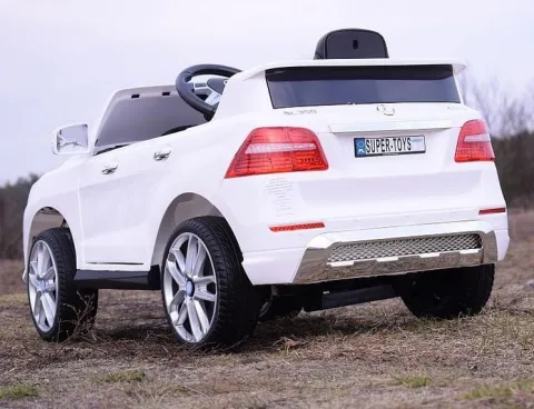 MERCEDES ML350 AMG TRZY SILNIKI, FUNKCJA BUJANIA,MIĘKKIE KOŁA, MIĘKKIE SIEDZENIE, MOCNY/ML350
