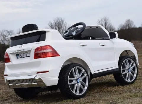 MERCEDES ML350 AMG TRZY SILNIKI, FUNKCJA BUJANIA,MIĘKKIE KOŁA, MIĘKKIE SIEDZENIE, MOCNY/ML350