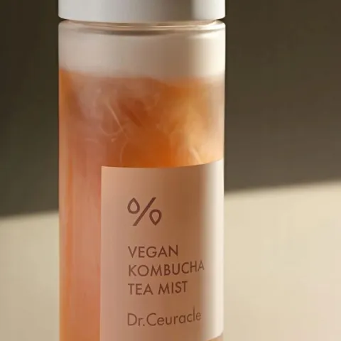 Mgiełka do twarzy Rozświetlająca Dr.Ceuracle Vegan Kombucha Tea Mist 80ml