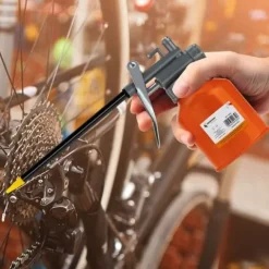 Oliwiarka VERGIONIC 250 ml – metalowa. z elastycznym wężykiem
