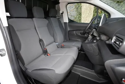 Opel Combo 3 osoby od 2018 pokrowce MIAROWE