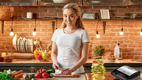 Opiekacz do kanapek toster panini sandwich elektryczny czarny MPM MOP-48M