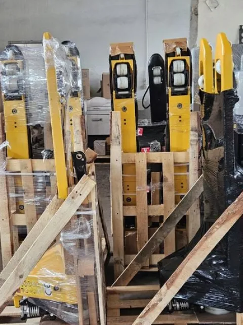 PALECIAK WÓZEK PALETOWY Z DOKŁADNĄ WAGĄ CYFROWĄ 2500kg 1150mm POWYSTAWOWY
