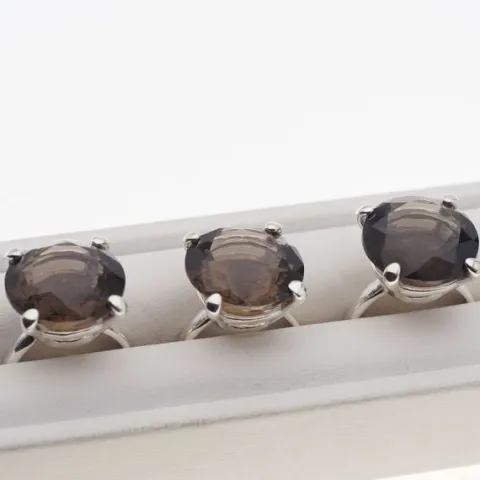 Pierścionek - Kwarc dymny okrągły (szlif diamentowy) w srebrze 16 (Średnica wewnętrzna 17,67 mm)