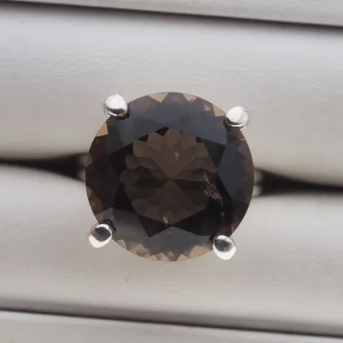Pierścionek - Kwarc dymny okrągły (szlif diamentowy) w srebrze 16 (Średnica wewnętrzna 17,67 mm)