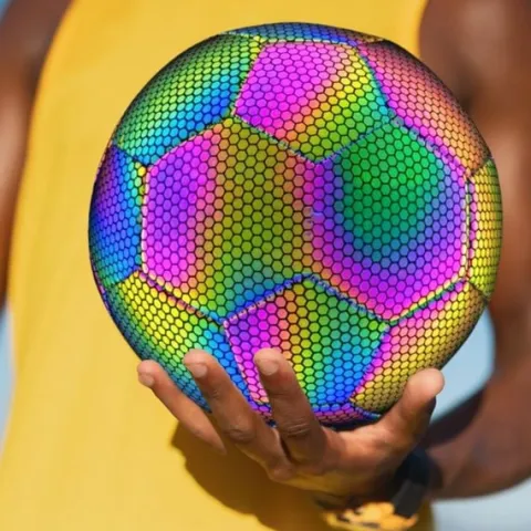 Piłka nożna odblaskowa świecąca lumi do nogi rozmiar 5 holograficzna