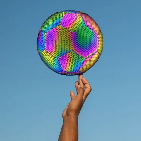 Piłka nożna odblaskowa świecąca lumi do nogi rozmiar 5 holograficzna