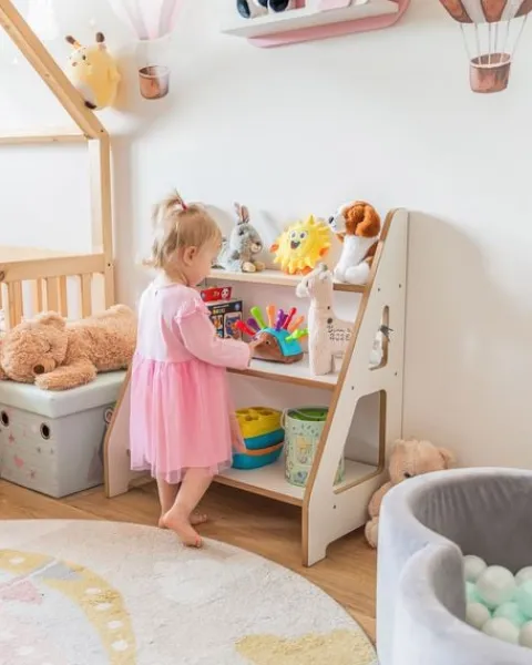 Regał Montessori na książki i zabawki