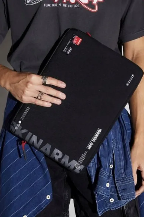 Skinarma Torba Fardel laptop sleeve 14" czarny