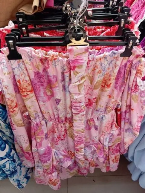 Sukienka z falbanami hiszpanka w kwiaty róż pasek