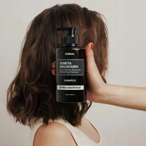Szampon KUNDAL Honey&Macadamia Nature Shampoo Pink Grapefruit 500ml