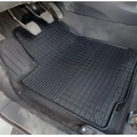 Toyota Yaris III 3 DYWANIK GUMOWY LEWY KIEROWCY