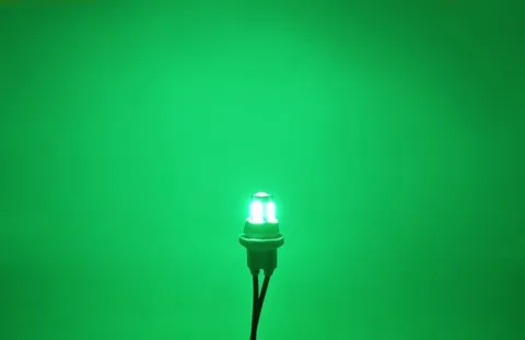W5W żarówka LED T10 12-24V CANBUS 500lm 8 kolorów Zielona