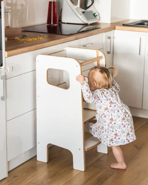 Zabudowany Kitchen Helper dla dzieci Biały