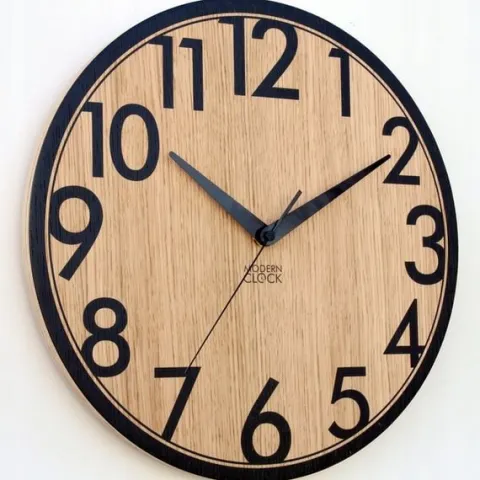 Zegar ścienny drewniany Dębowy FOCUS – 33 cm, cichy mechanizm