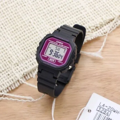 ZEGAREK DZIECIĘCY CASIO LA-20WH-4ADF + BOX